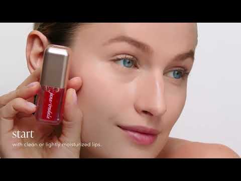 Laad en speel video af in Galerij-viewer, Just Kissed™ pH Lip Oil - Blooming Peach
